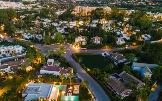 Elegante Villa de lujo junto al golf en Nueva Andalucía